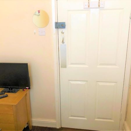Budget Rooms Crosskeys نيوبورت المظهر الخارجي الصورة